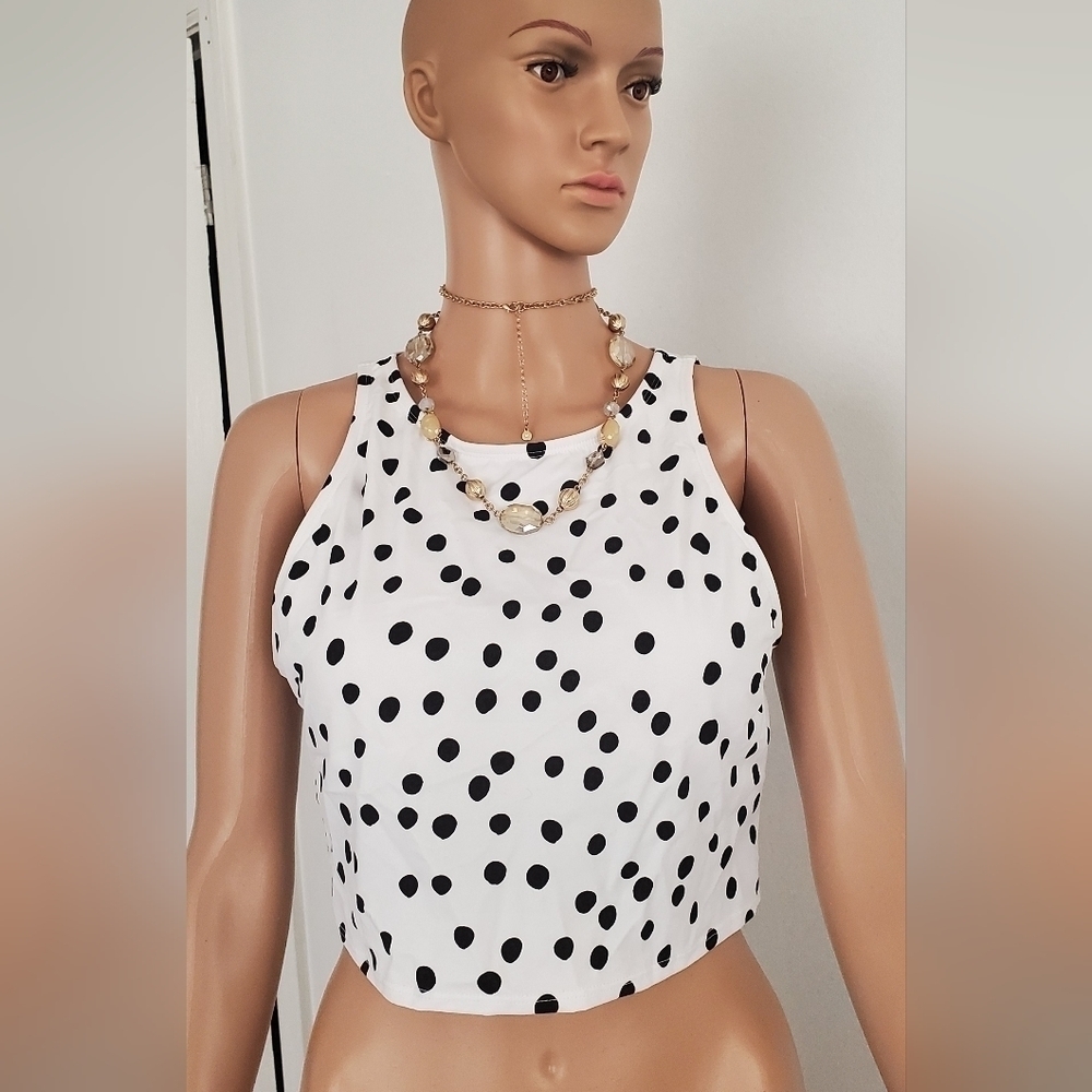 Polka Dot Sleeveless Crop Top. New 🌴